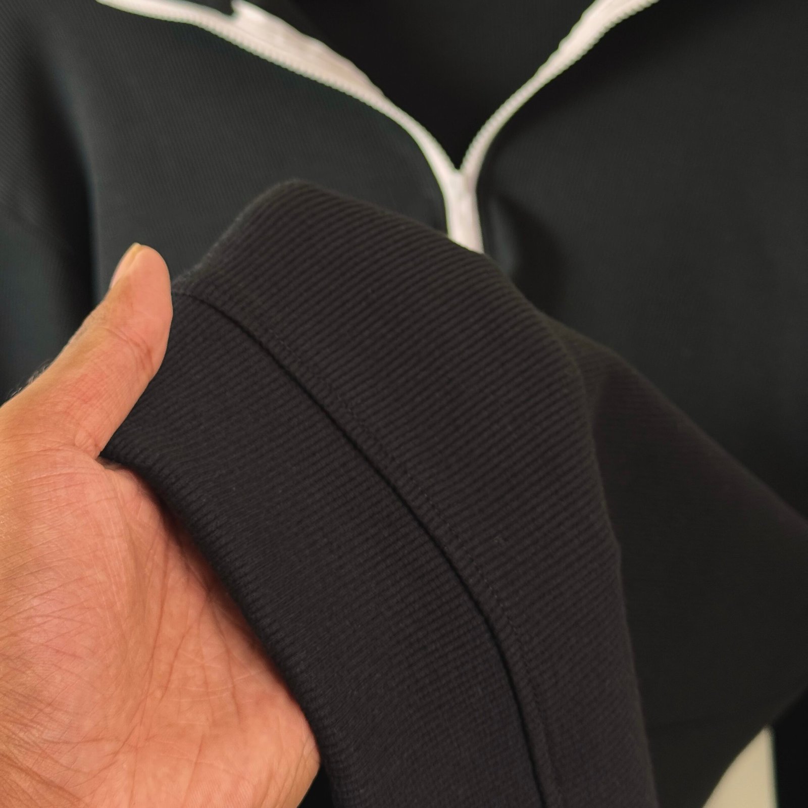 Ribbed half Zip Pullover – Black - Image 3