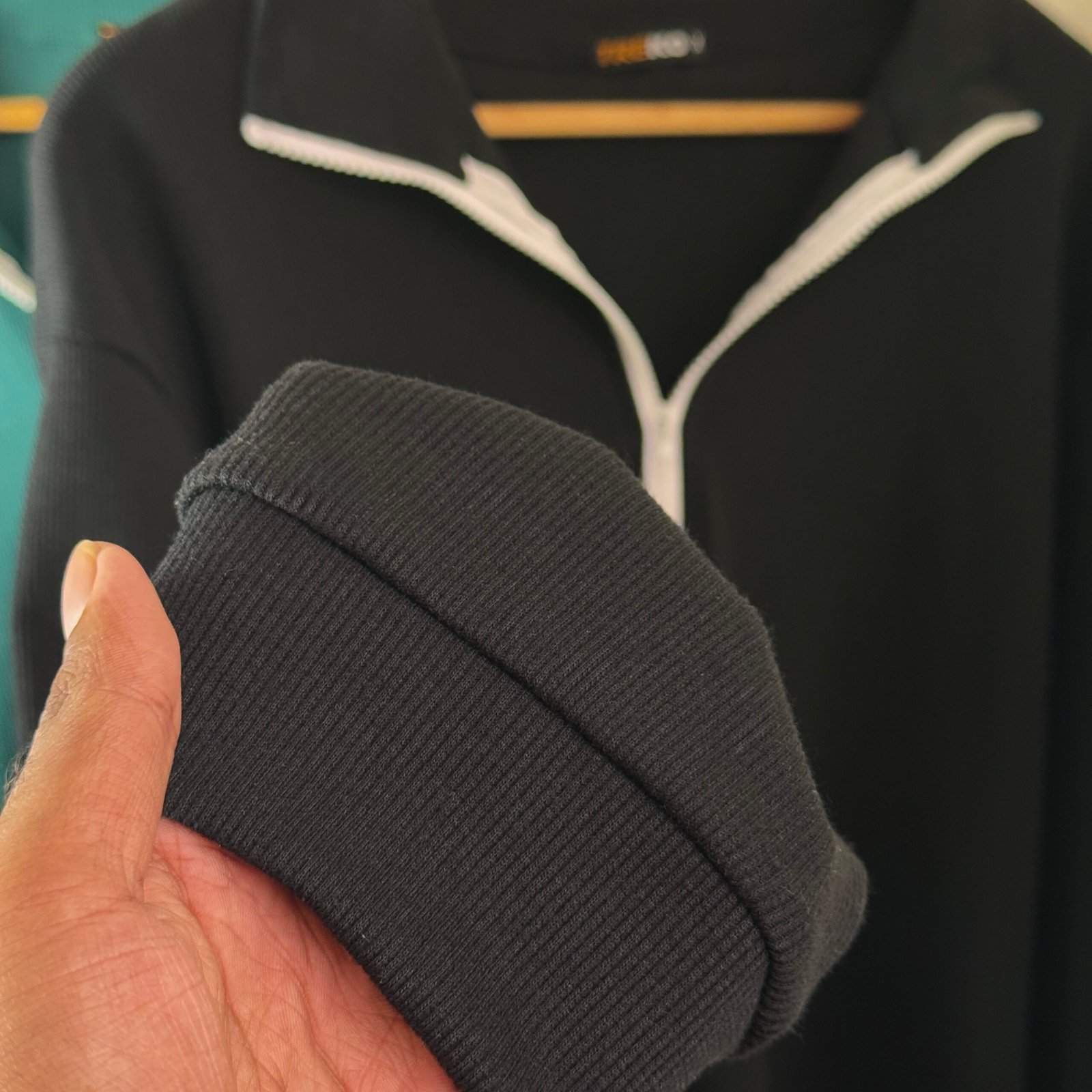 Ribbed half Zip Pullover – Black - Image 2