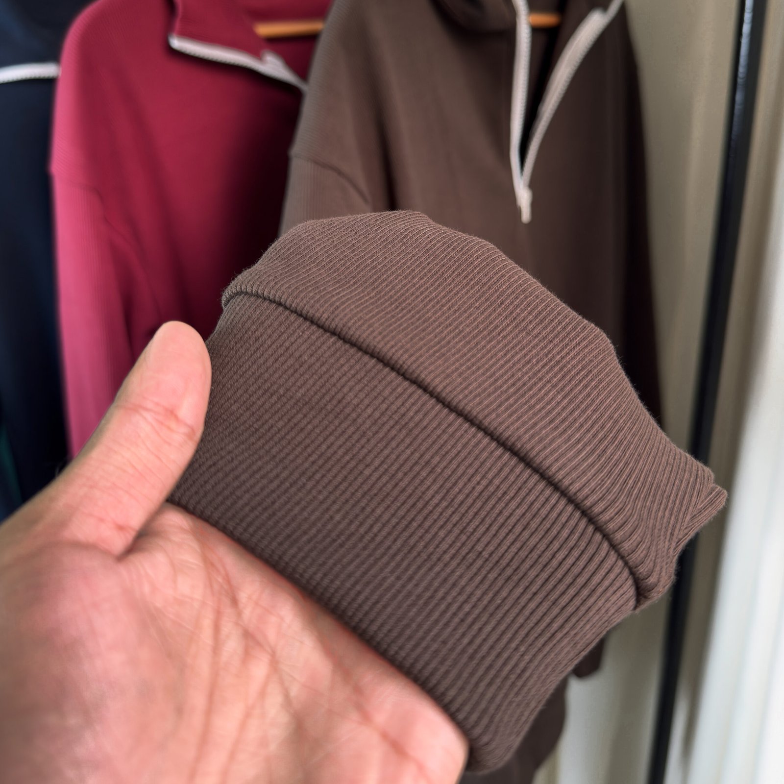 Ribbed half Zip Pullover – Brown - Image 2