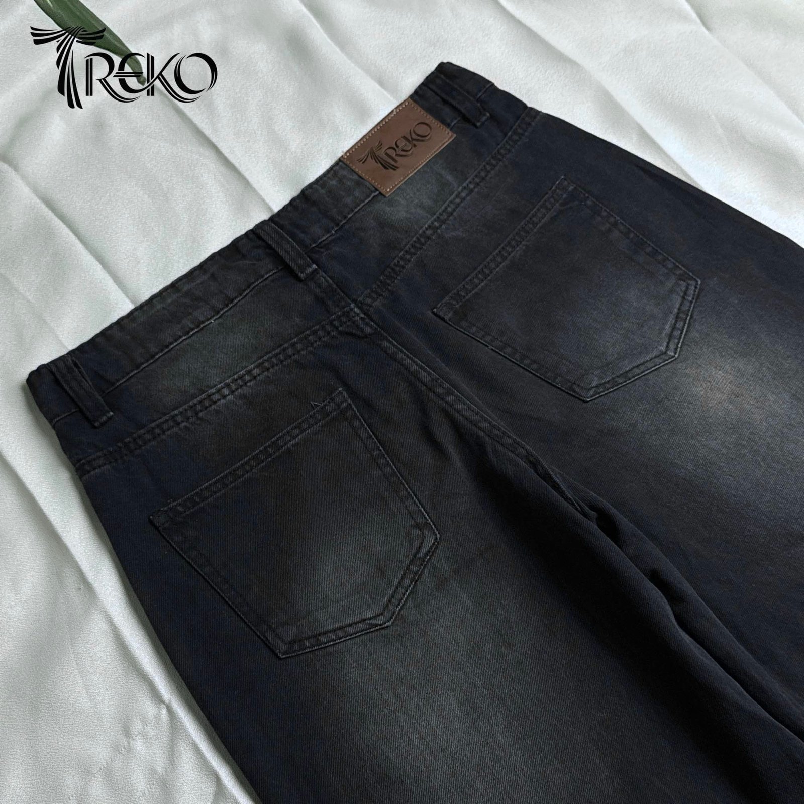 SHADOW BLACK STRAIGHT CUT DENIM PANTS - Image 2